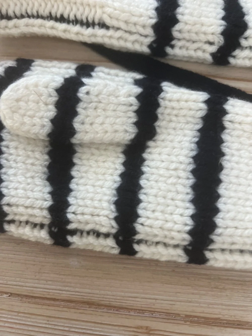 Rag & Bone Sam Mittens NWT Ivory Navy Striped Lambswool Mittens